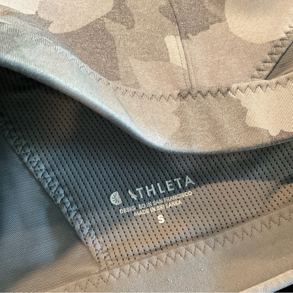Athleta Essex Tight and Matching All in Motion Bra
Gray Camo
Size Small - Picture 8 of 13